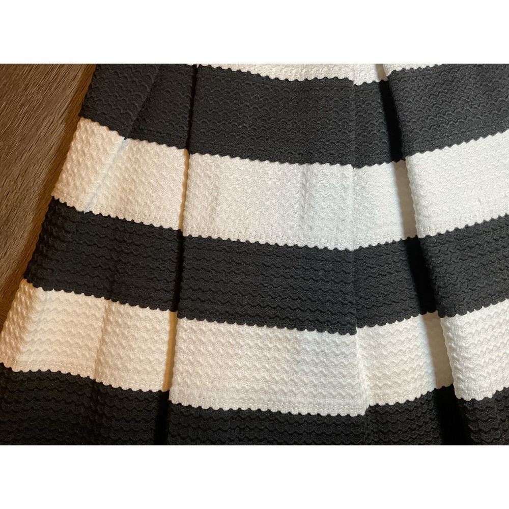 Touch Me Womens Skirt Black White Medium Textured Knit Stripe Mod Retro Cute - Picture 3 of 9